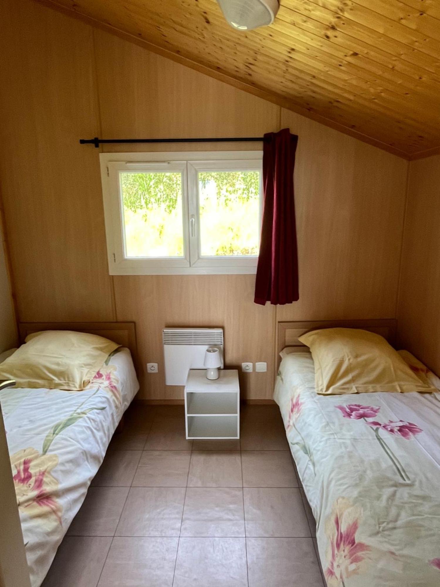Les Chalets Du Piou Bussieres  外观 照片