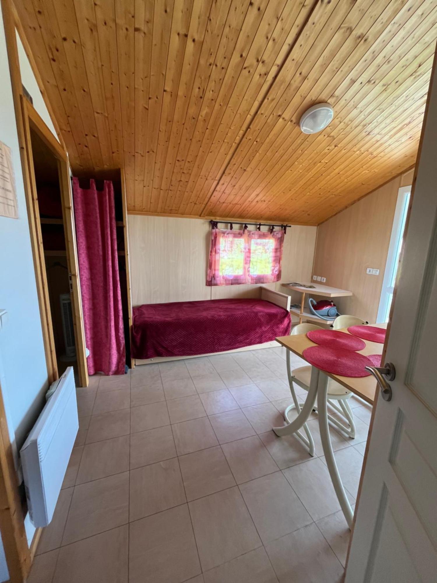 Les Chalets Du Piou Bussieres  外观 照片