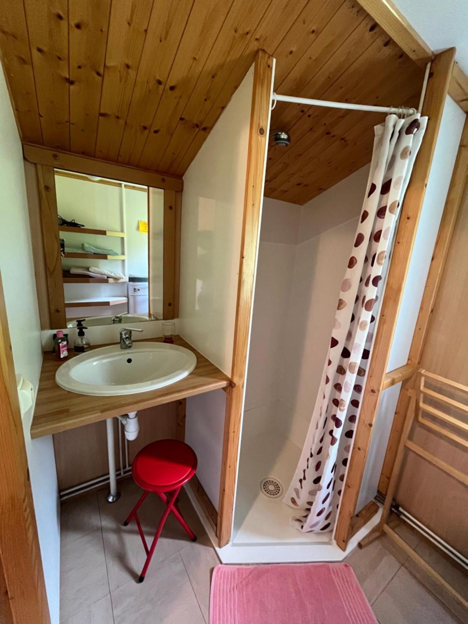 Les Chalets Du Piou Bussieres  外观 照片